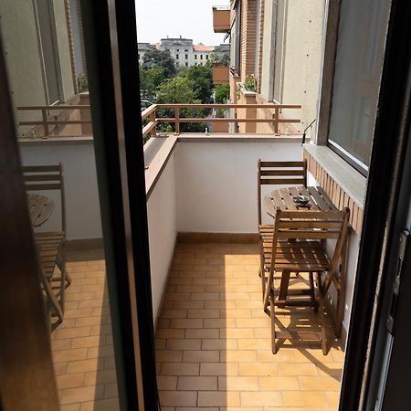 Appartement Elegante Bilocale In De Angeli - Piazzale Siena à Milan Extérieur photo